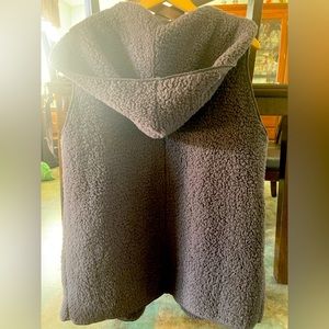 ZENANA SOFT SHERPA HOODED VEST